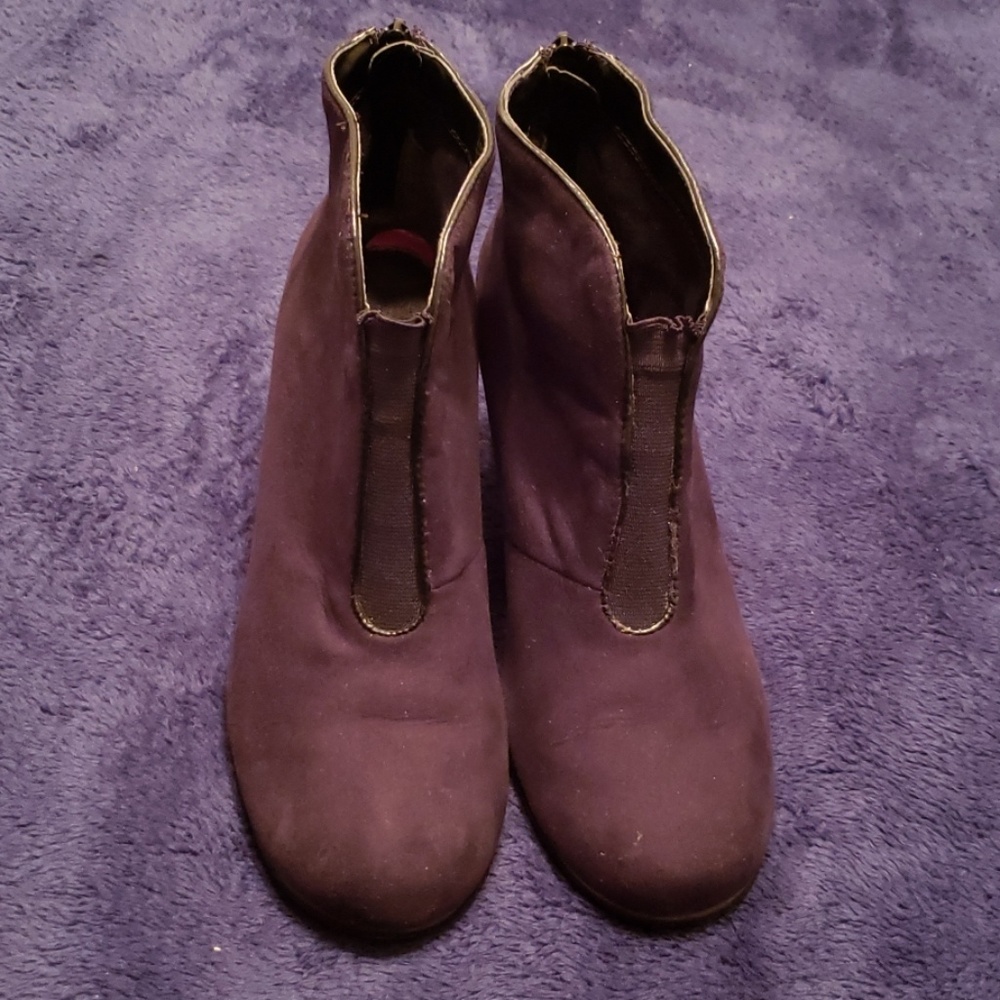 Black wedge boots 8.5